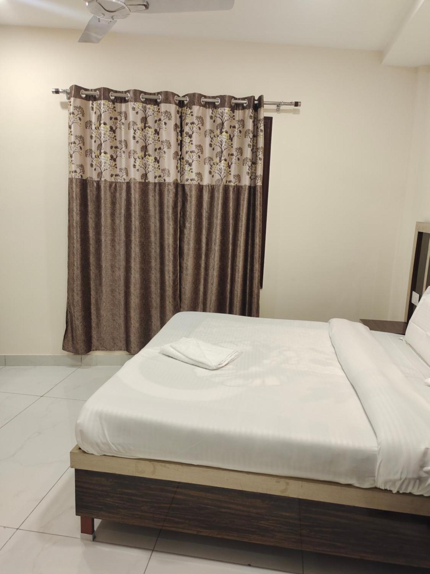 Hotel G-3 Jalandhar Buitenkant foto