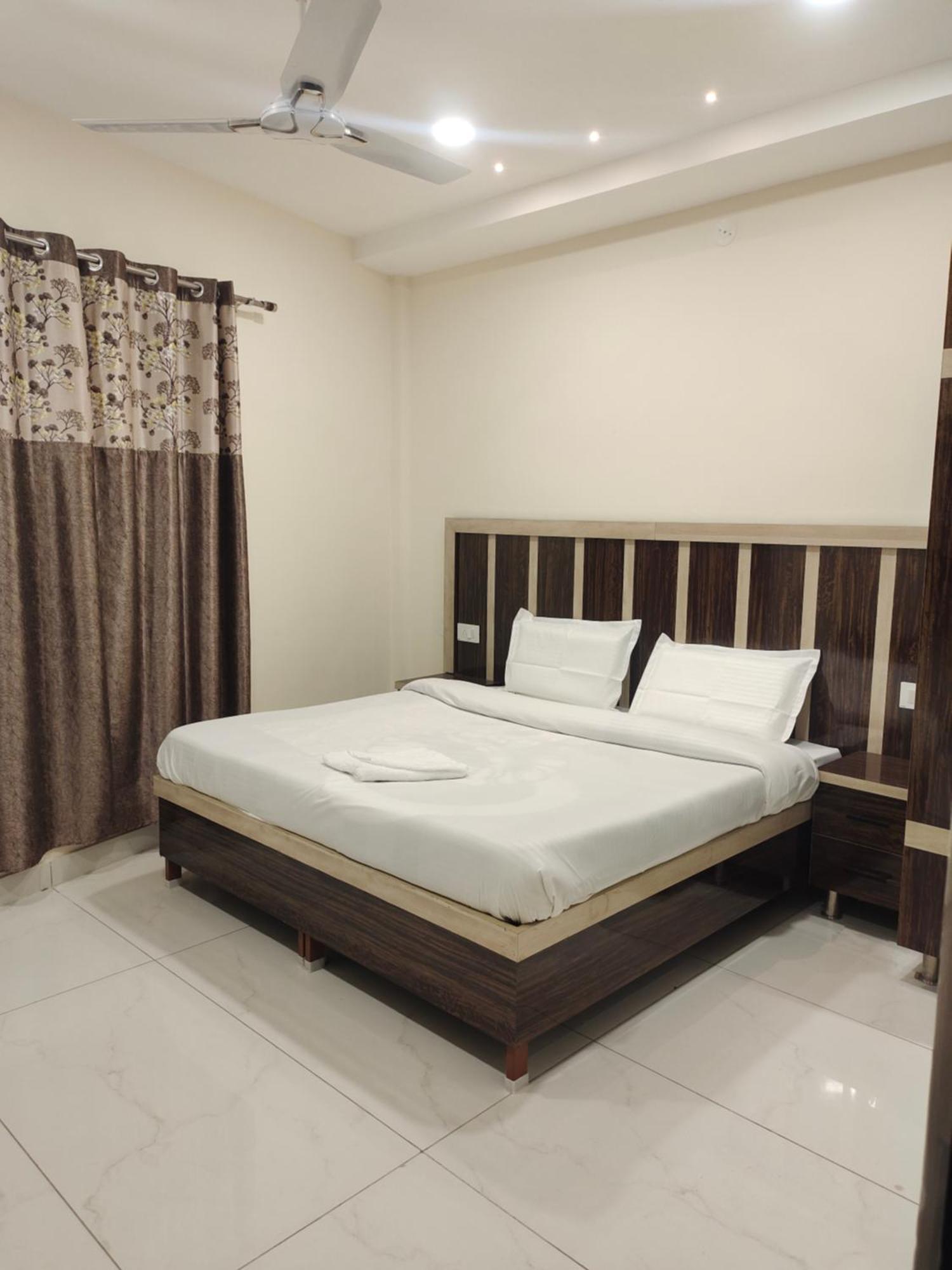 Hotel G-3 Jalandhar Buitenkant foto