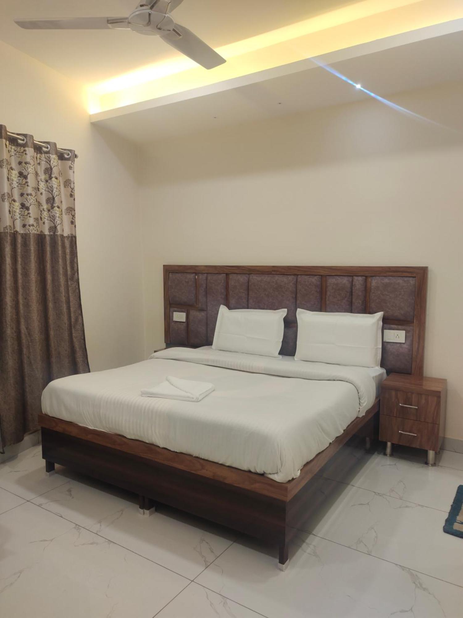 Hotel G-3 Jalandhar Buitenkant foto